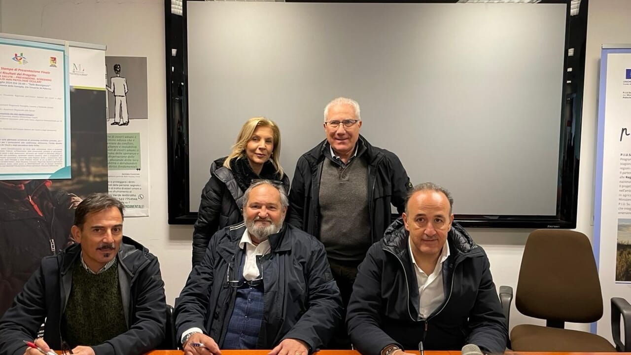 Immagine di copertina di: Sicilia, firmato il rinnovo del contratto collettivo per gli impiegati della Regione